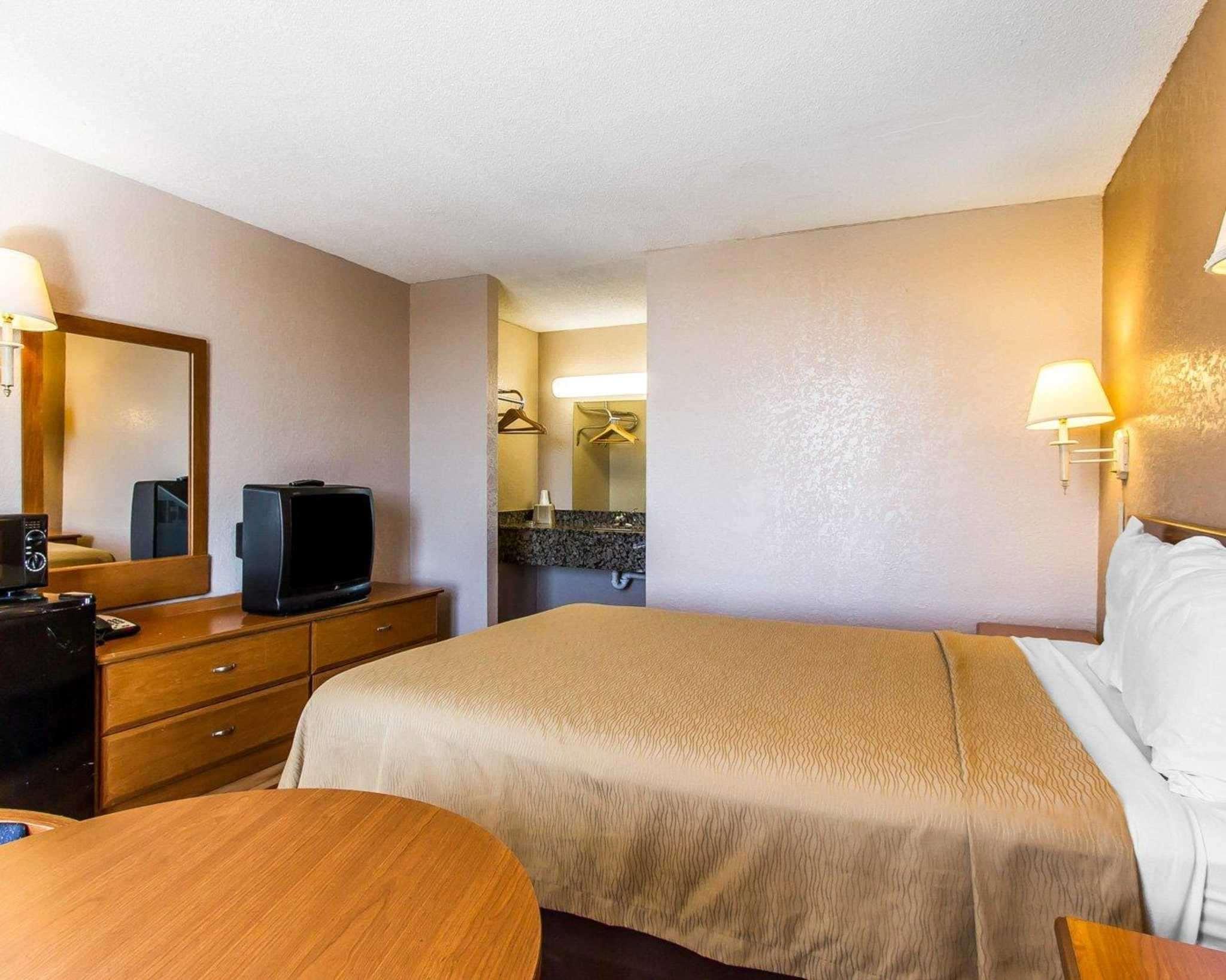 Econo Lodge Inn & Suites Near Bricktown Oklahoma City Exteriör bild