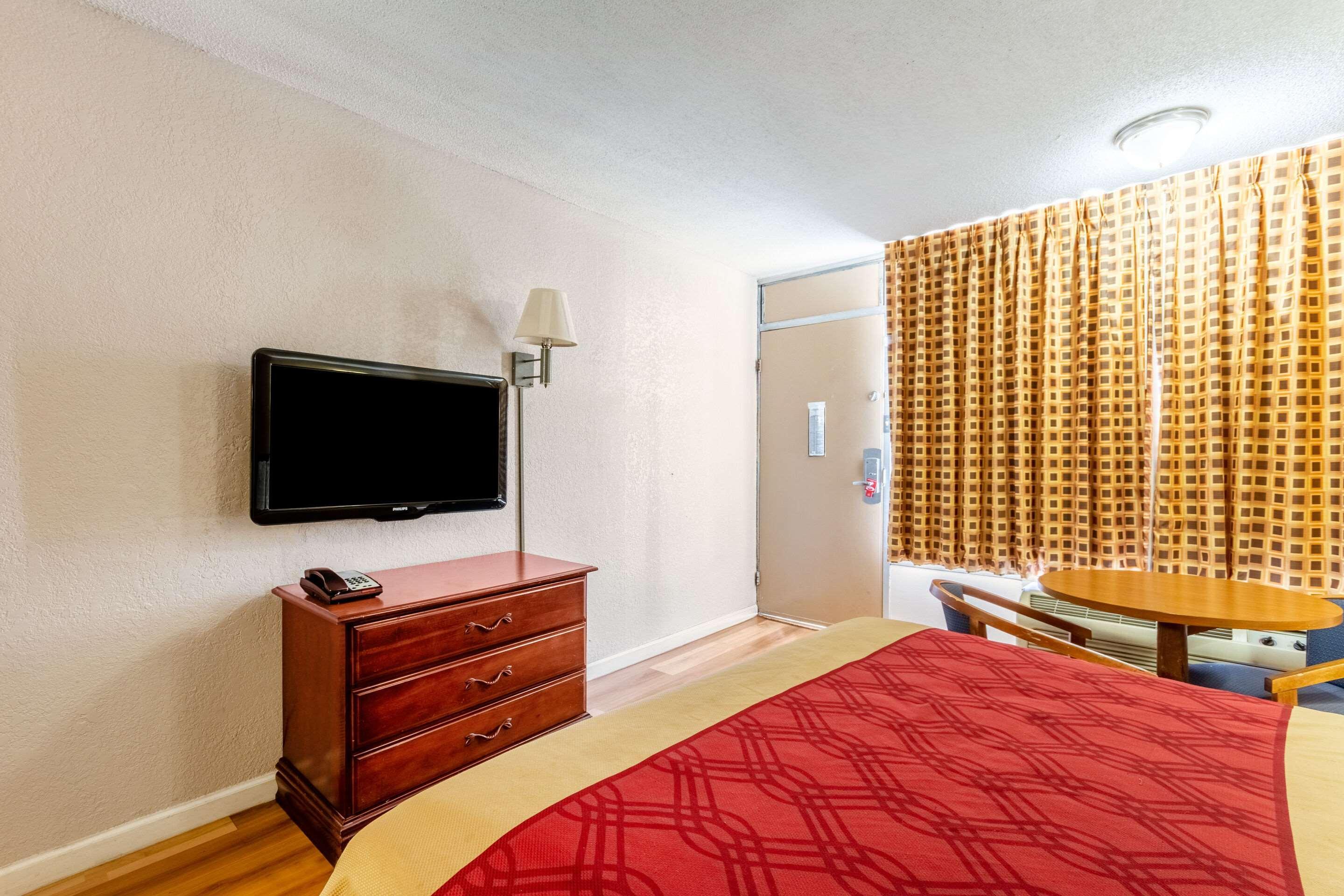 Econo Lodge Inn & Suites Near Bricktown Oklahoma City Exteriör bild