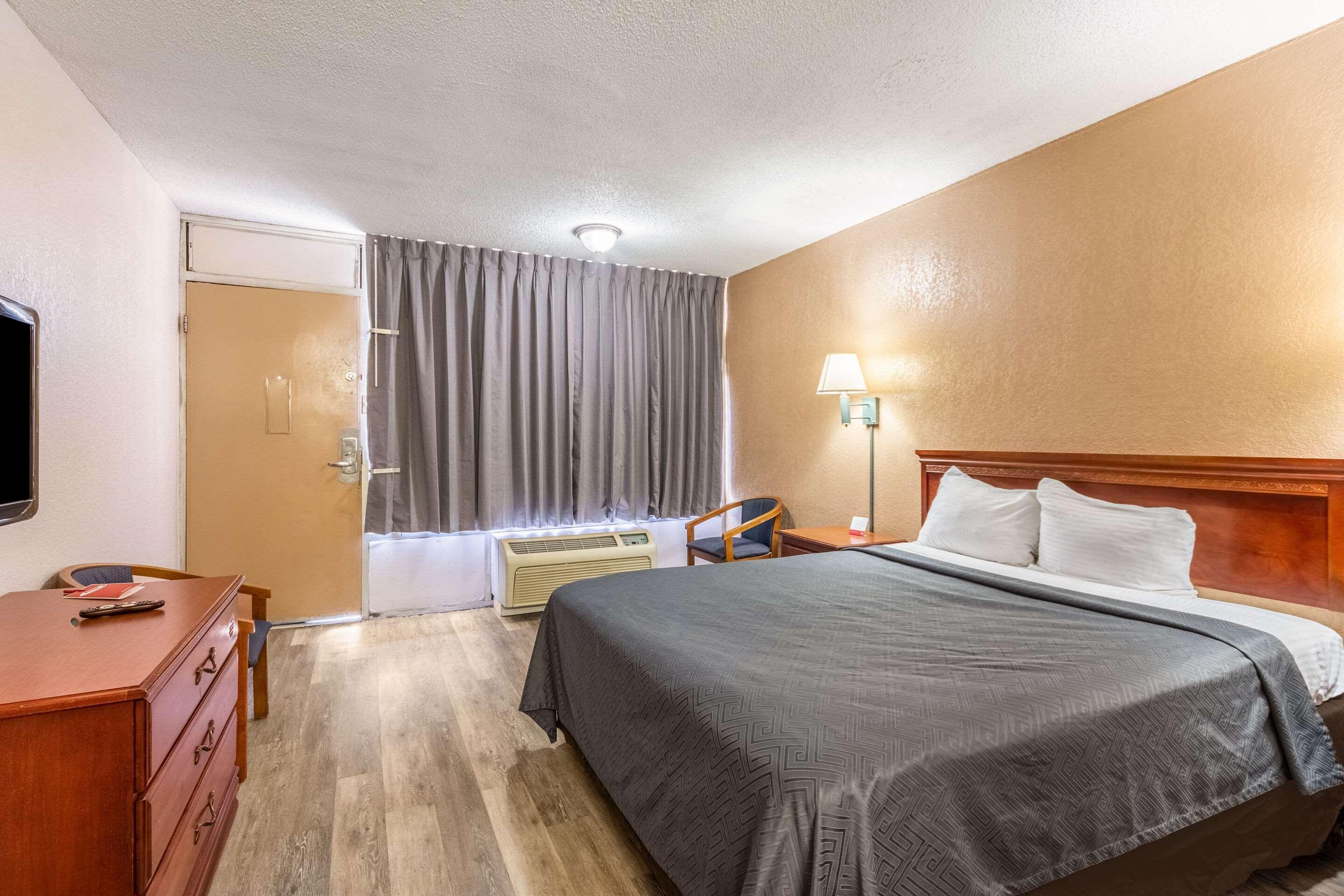 Econo Lodge Inn & Suites Near Bricktown Oklahoma City Exteriör bild