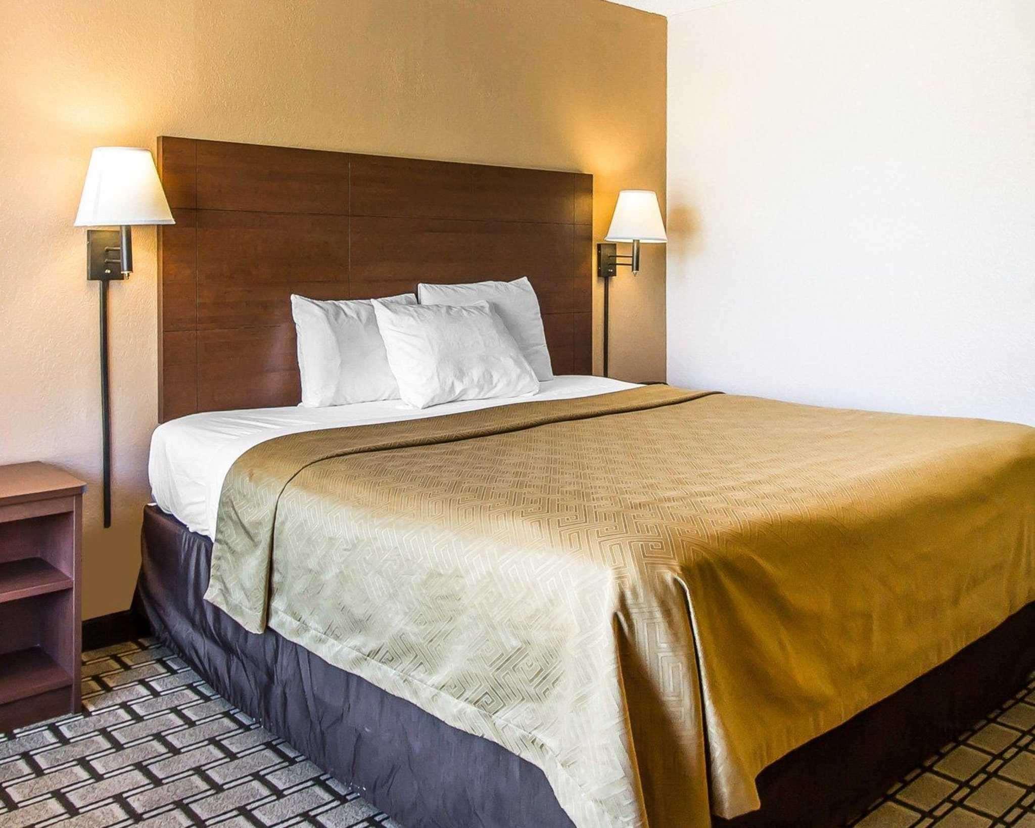 Econo Lodge Inn & Suites Near Bricktown Oklahoma City Exteriör bild