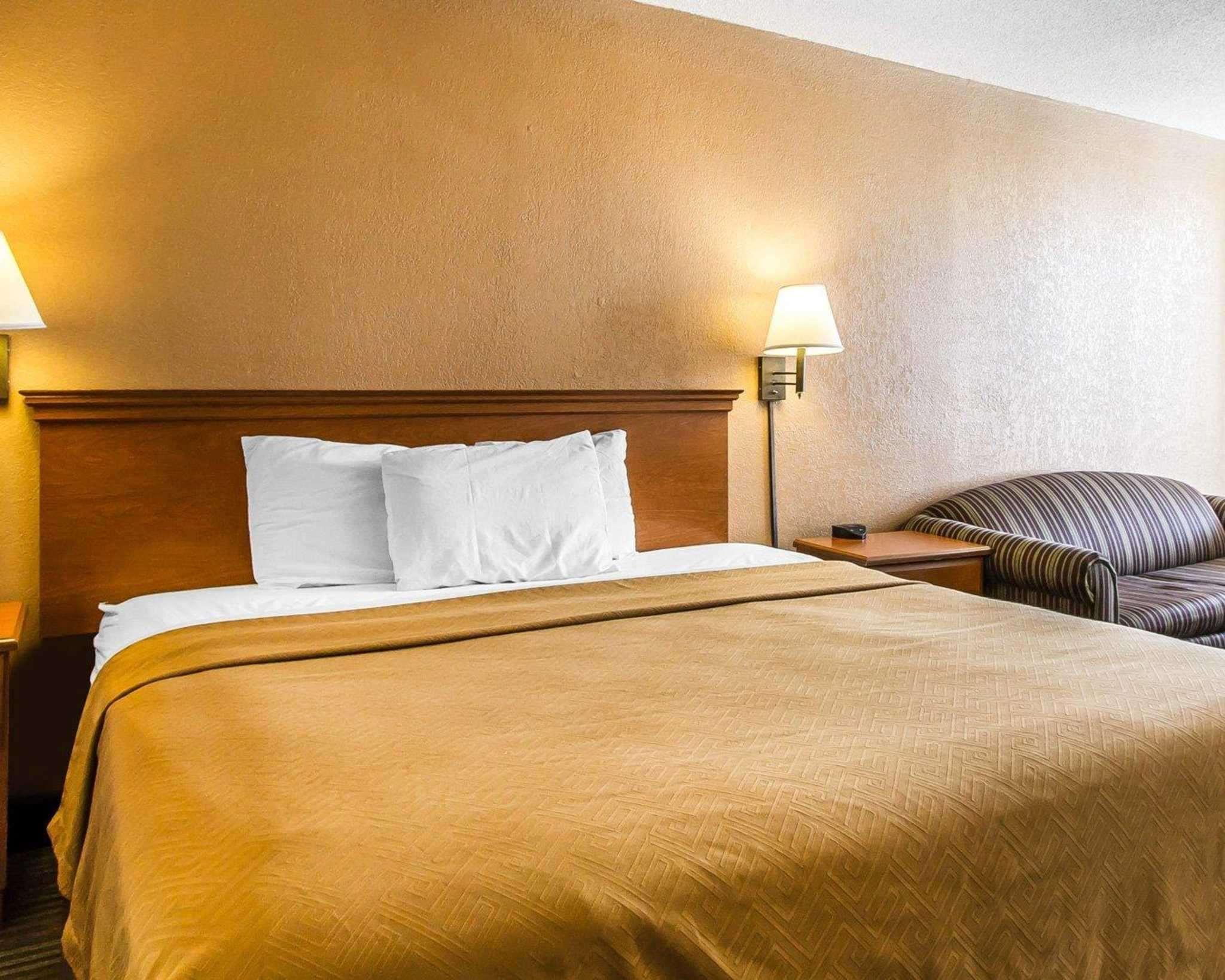 Econo Lodge Inn & Suites Near Bricktown Oklahoma City Exteriör bild