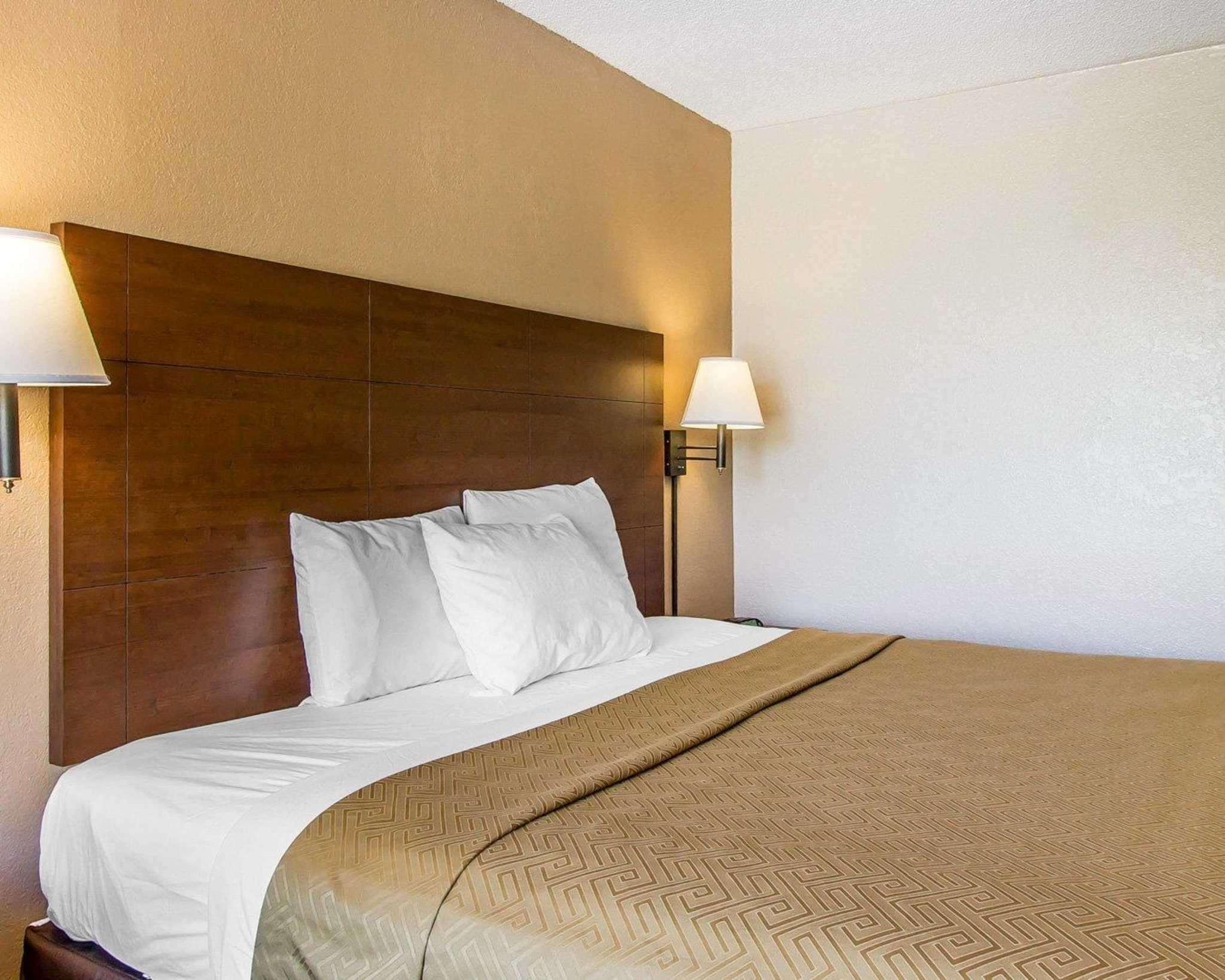 Econo Lodge Inn & Suites Near Bricktown Oklahoma City Exteriör bild