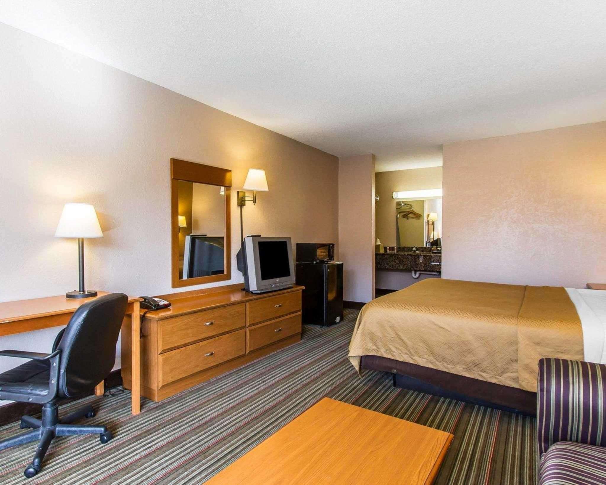 Econo Lodge Inn & Suites Near Bricktown Oklahoma City Exteriör bild