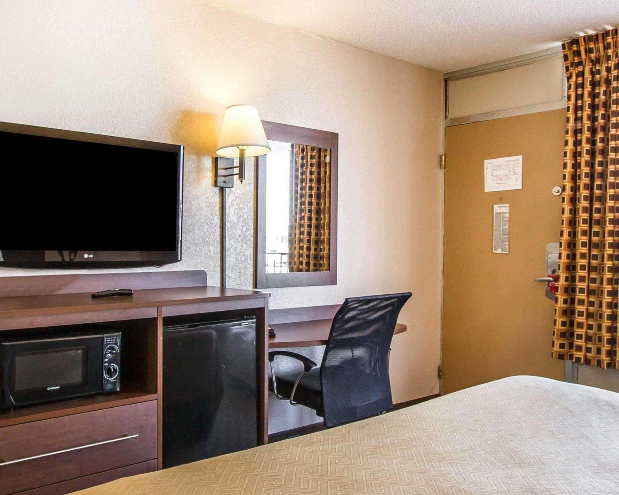Econo Lodge Inn & Suites Near Bricktown Oklahoma City Exteriör bild