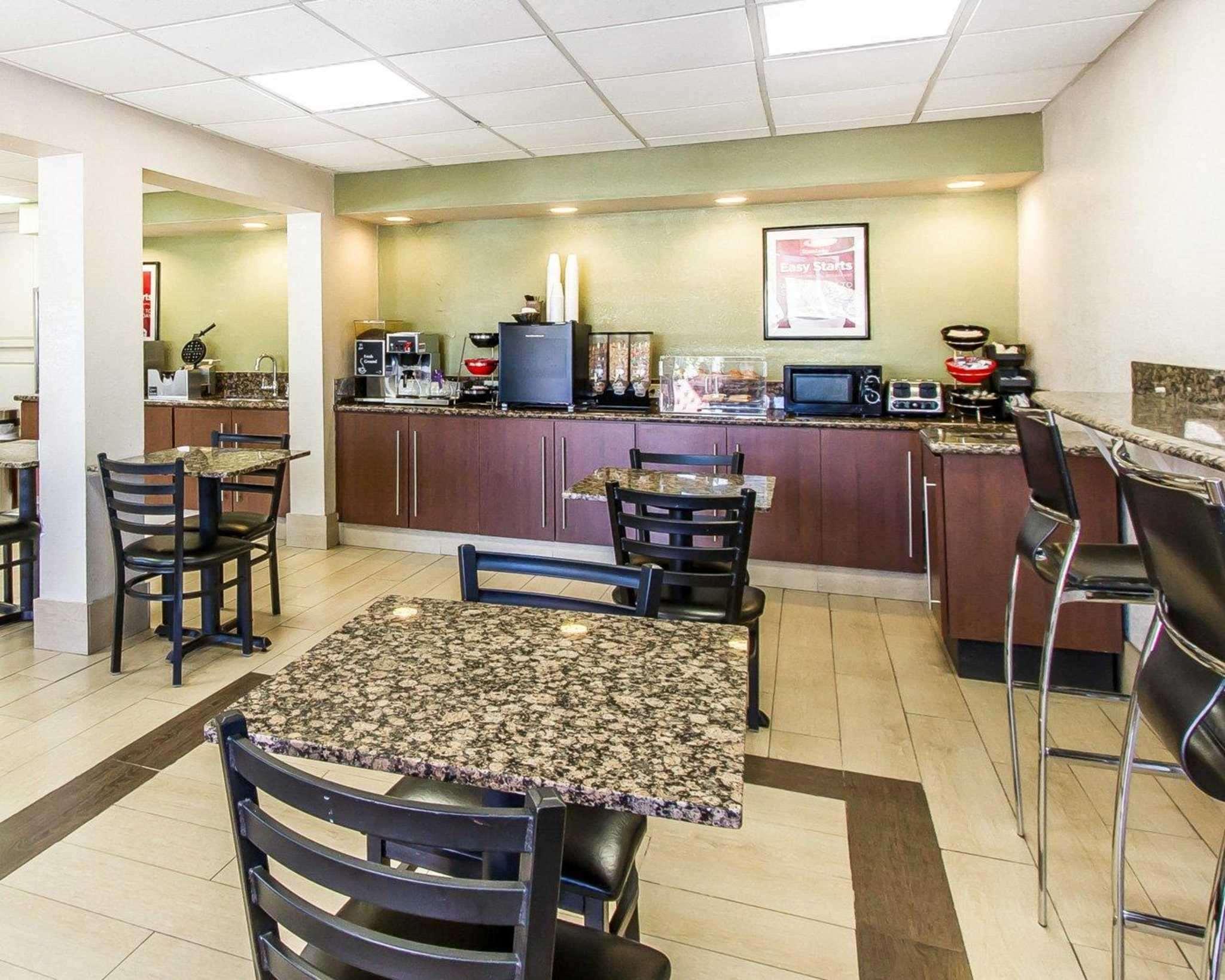 Econo Lodge Inn & Suites Near Bricktown Oklahoma City Exteriör bild