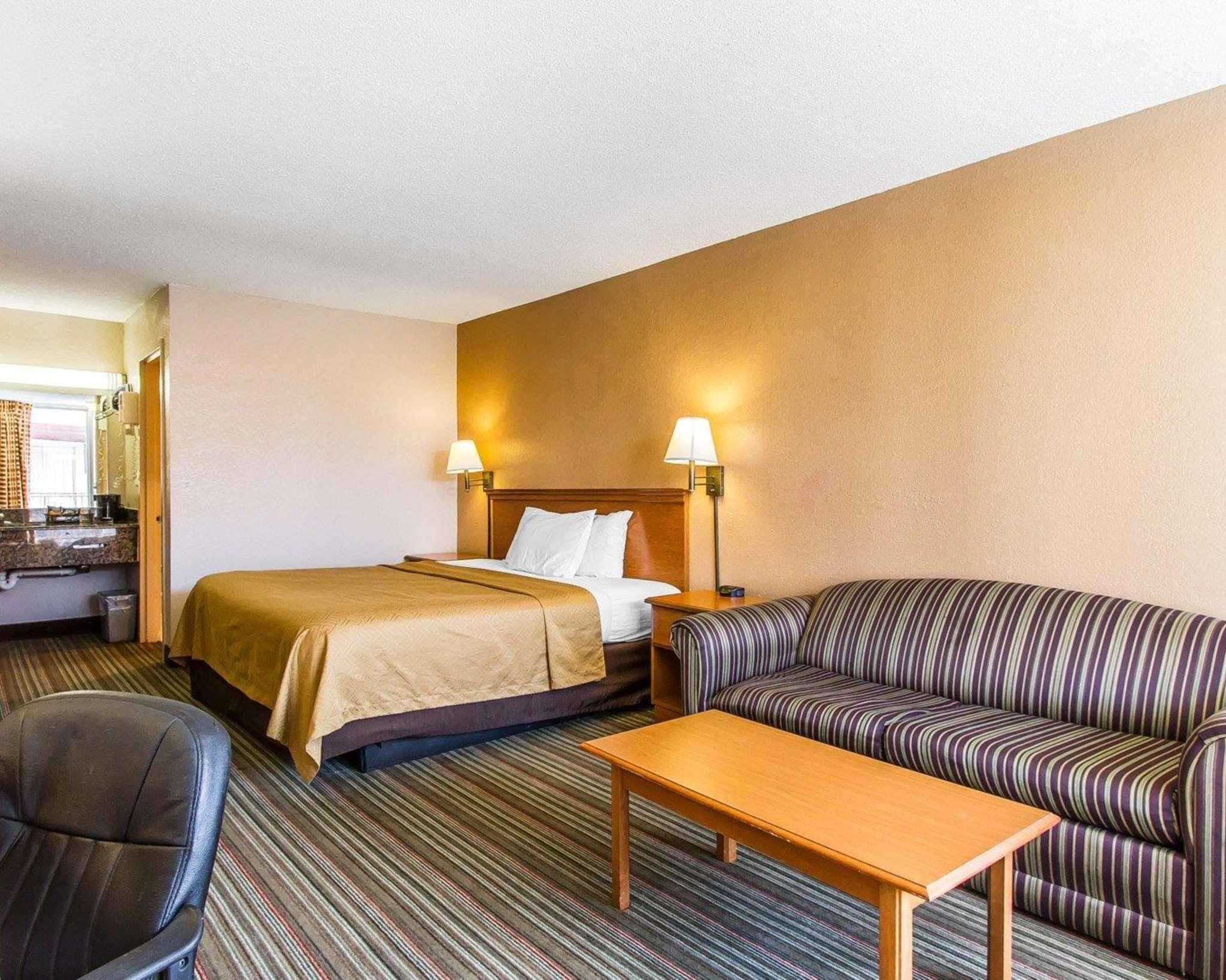 Econo Lodge Inn & Suites Near Bricktown Oklahoma City Exteriör bild