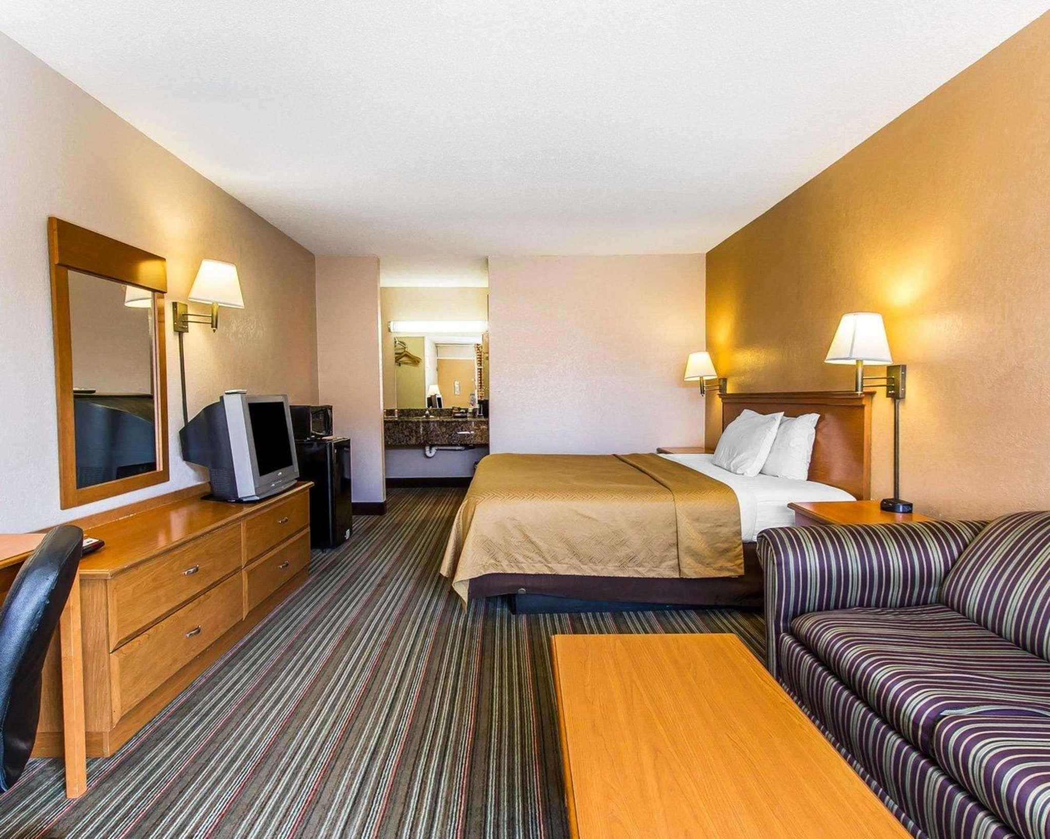 Econo Lodge Inn & Suites Near Bricktown Oklahoma City Exteriör bild