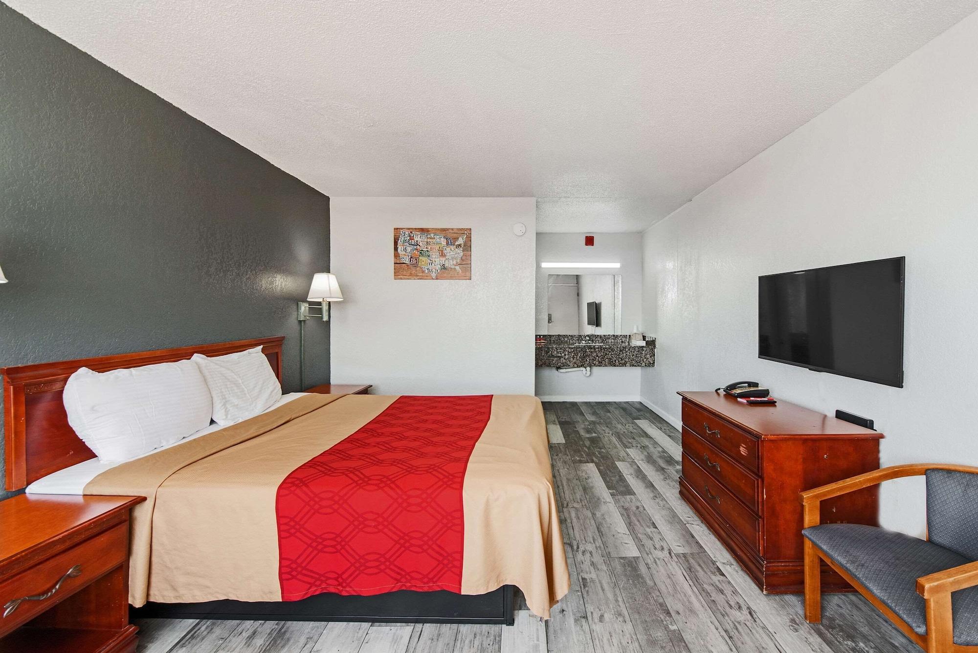Econo Lodge Inn & Suites Near Bricktown Oklahoma City Exteriör bild