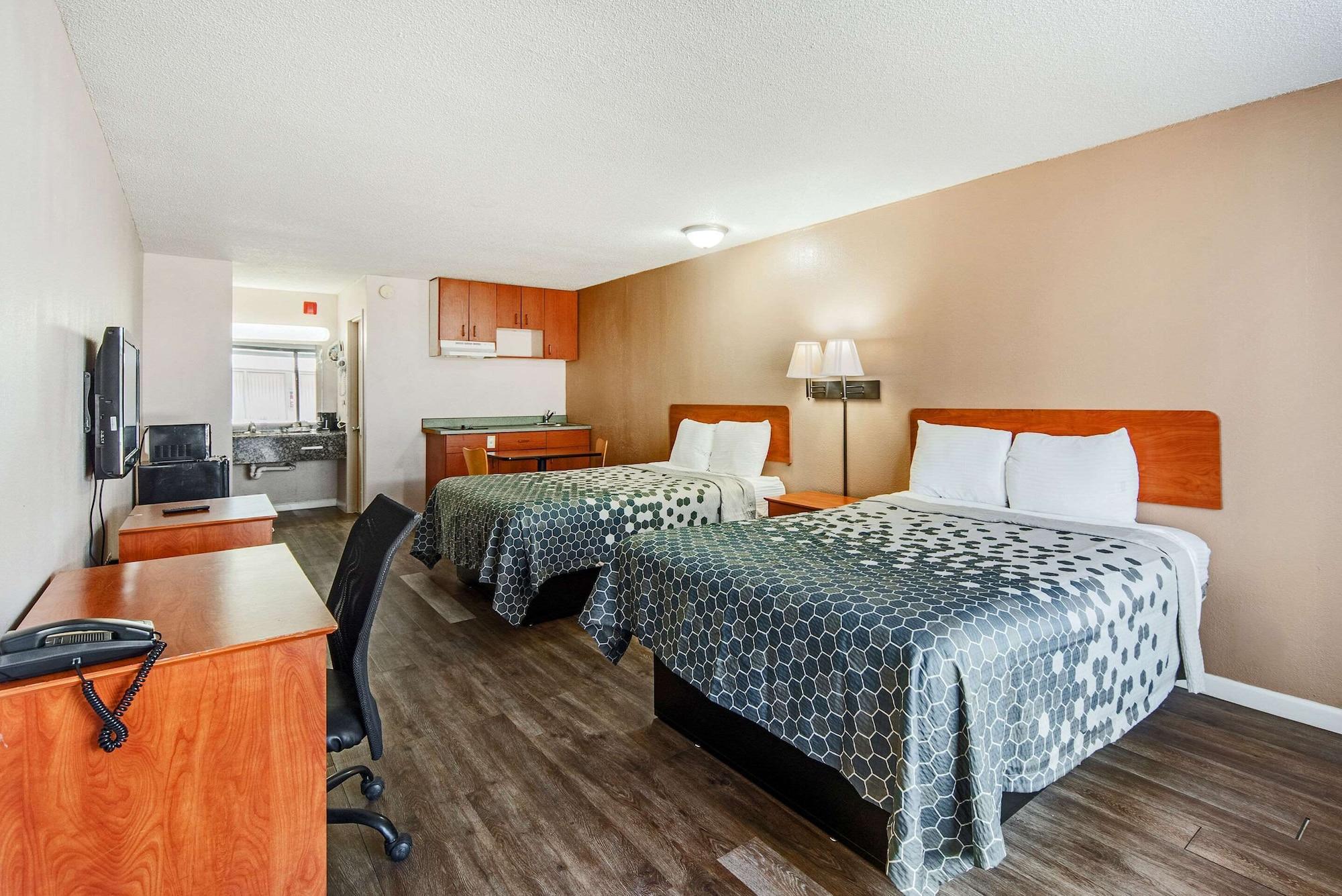 Econo Lodge Inn & Suites Near Bricktown Oklahoma City Exteriör bild
